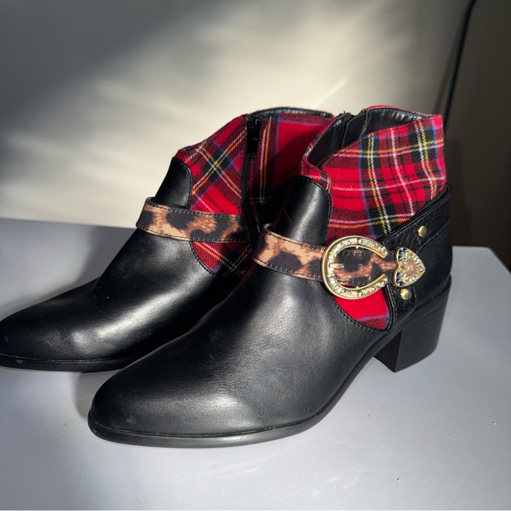Betsey Johnson Wilma Western Booties Bling Rhinestone Womens 8 Black Plaid